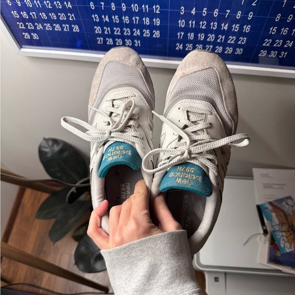 New Balance 997H never worn outside! - Picture 2 of 4